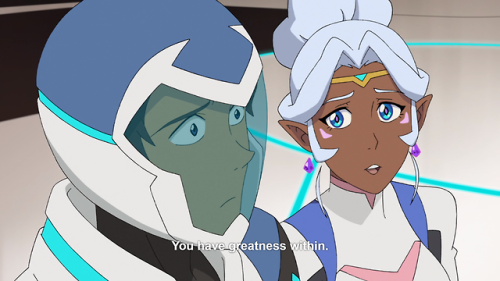 blacklionshiro:Current mood: Allura being supported by and supporting her two boyfriends.