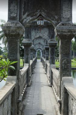 visitheworld: Ujung Water Palace, Bali / Indonesia (by Roman Melnichuk).