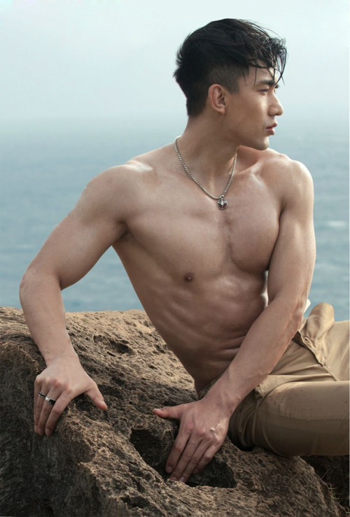 auberonbc:  For more Gorgeous Asian Men visit:http://auberonbc.tumblr.com/archive 