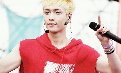 kinksoo:  smiling unicorn (＾‿＾) 