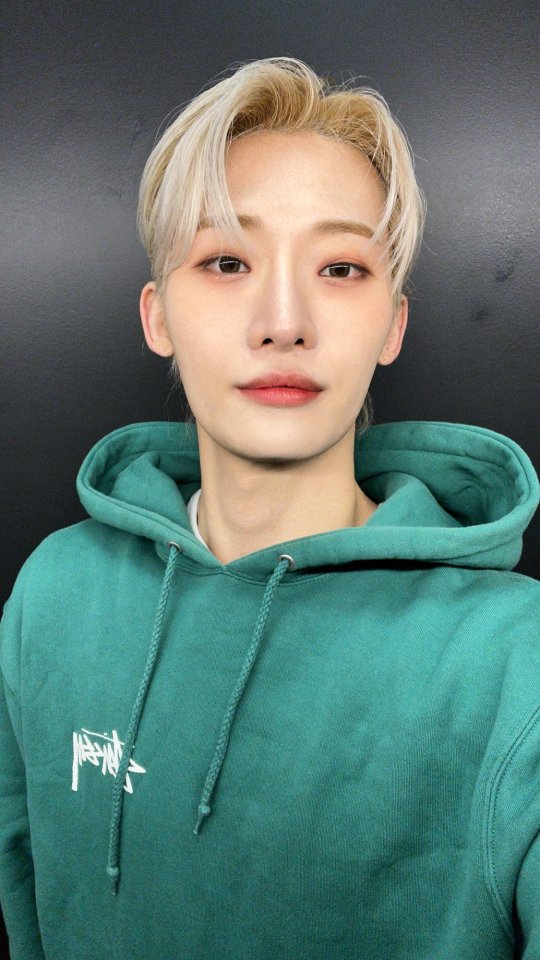 230401 OnlyOneOf Official Members Twitter