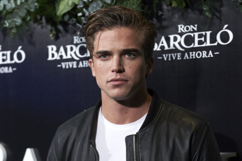 bonitominino:    River Viiperi | Instagram: @riverviiperi  