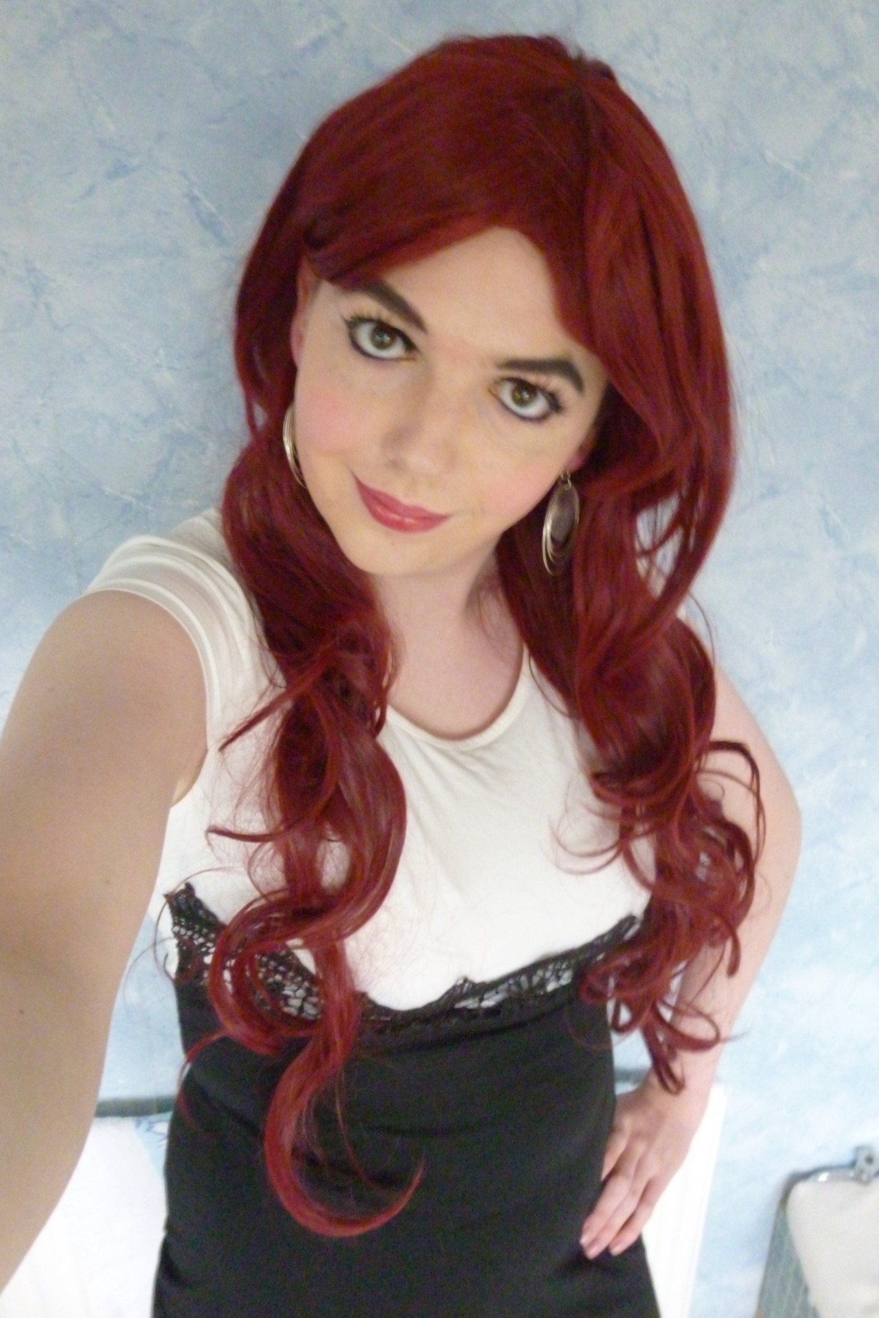 lucy-cd:  PicturesLast pics in the red wig, so gorgeous! I can’t wait to wear it