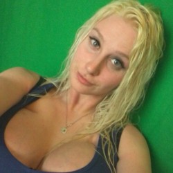 kristilovett:  Much better now! Blonde &lt;3