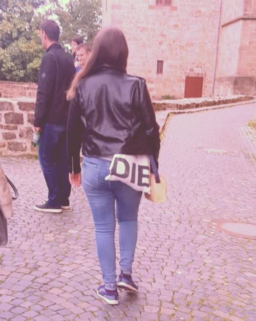 ‘recycle or die’ cropped version #walk #castlemarburg #totebag #recycle #marburgliving #