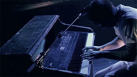 slowtownn:“Car Radio” live at the LC (x)