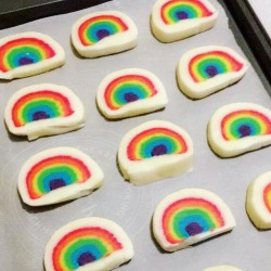 sapphiresea:even my cookies are gay 🌈