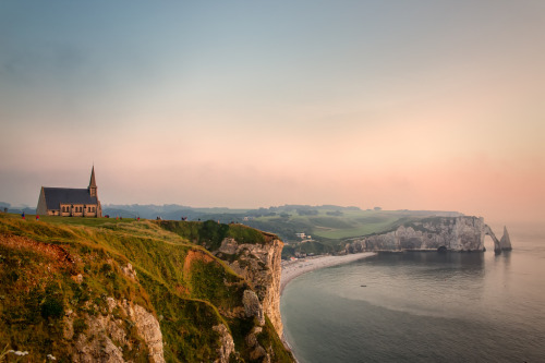 allthingseurope:  Etretat, France (by blichb)