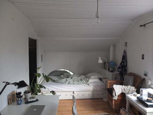 roomvibes:    ig: @roomvibes    