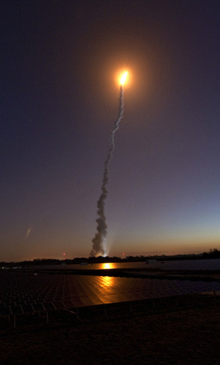 humanoidhistory:The Space Shuttle Discovery launches on April 5, 2010. (NASA)