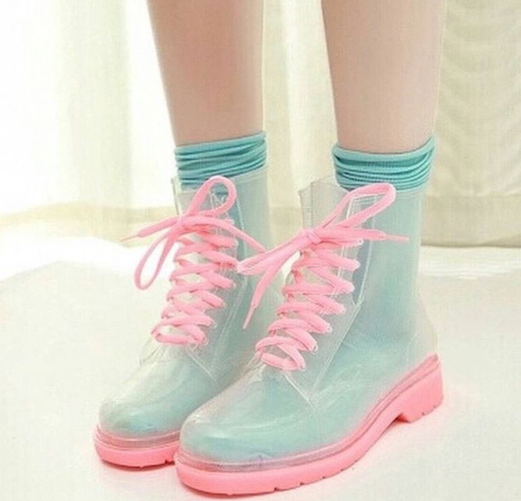 blue-blue-blue-bitch:  Follow my pink aesthetic account! :]