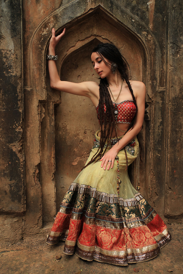 tribalfusionskillzanddrillz:  More perfection from April Rose. Photo by Reed Burnam,
