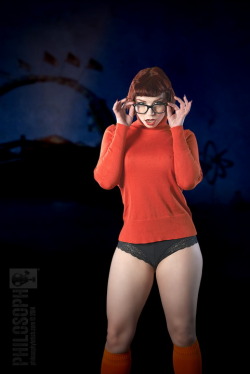 cosplaygirlz:Velma by PhilosophyFetish 