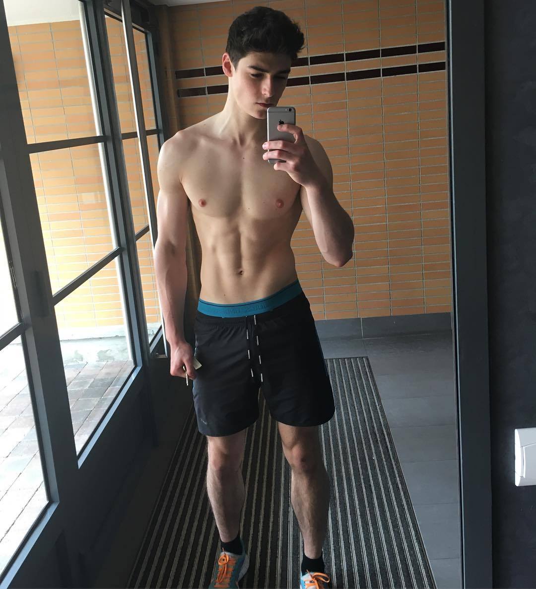 Speedobuttandtaint
