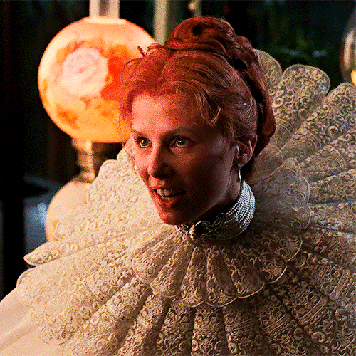 LUCY WESTENRA In BRAM STOKER'S DRACULA (1992)dir. Francis Ford Coppola