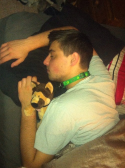 tfootielover:  this is beyond lovely sweet loving special intimate  he loves his man and his man loves him … very special when i see these xxoo <3<3   awwww =3 thanks Tommy, I just showed my man this comment and he thinks it’s really cute