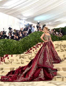 Rani-Padmavati:  Blake Lively In Atelier Versace At The Met Gala 2018