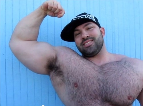 muscleaddict:  New set of my ”Look What Am I Watching Right Now?” series… The Football Player! Mr.Incredible Hunky; M I K E   S A U S E D O ! Need More Muscle Gay Gifs? - Click To Follow Tumblr’s Most Addictive MUSCLE BLOG! 