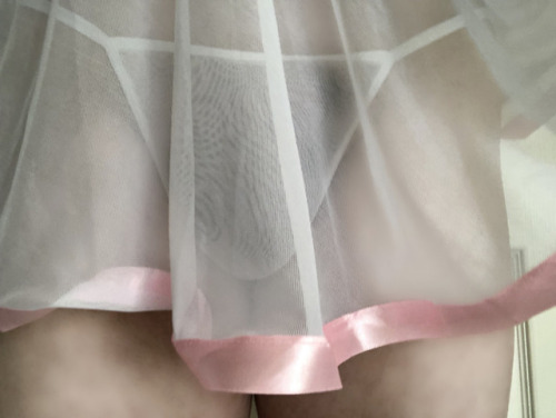 barbiesissydoll: I got some new lingerie today… this white and pink babydoll even came with an amazi