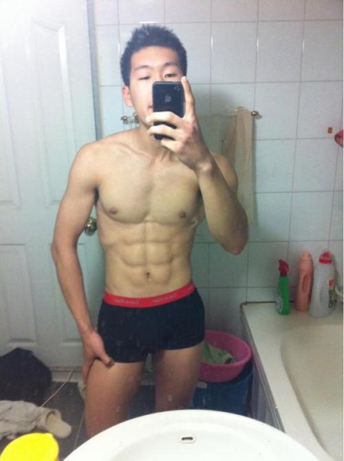 http://gaykoreandude.tumblr.com/post/104527096788