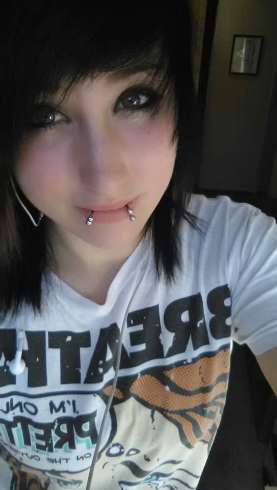 thegirlwh0criedw0lf:  Late upload but my black hair is back &lt;3