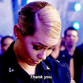 hollstein-kisses:  obaara:  [x]  she can’t control the gay