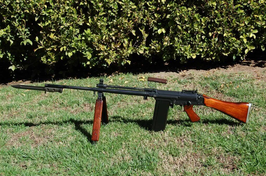 gunrunnerhell:  L2A1Australian FAL variant with several unique features. It has a