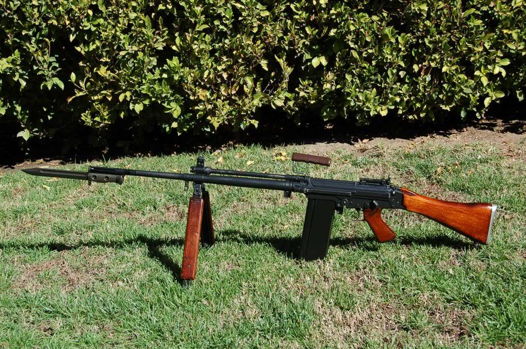 gunrunnerhell:  L2A1Australian FAL variant with several unique features. It has a