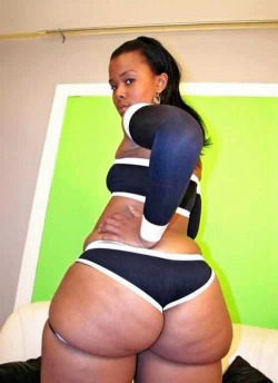 juicyblackasses:  Meet big booty black girls