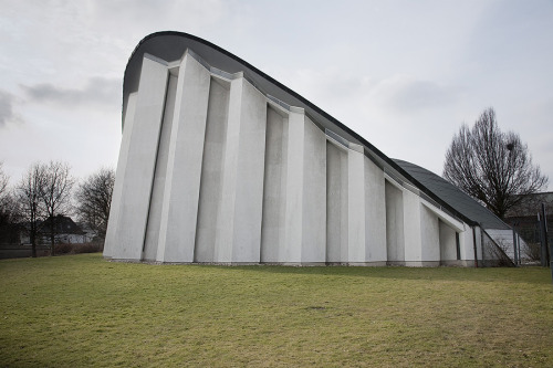 germanpostwarmodern:  Church St Suitbert (1964-66) in Essen, Germany, by Manfred Lehmbrock 
