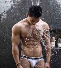 ohthentic:  dean-asianhunks:13/06/18  Oh