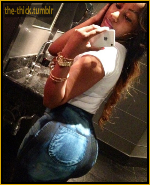 the-thick:  Tina Coladathe-thick.tumblr.com