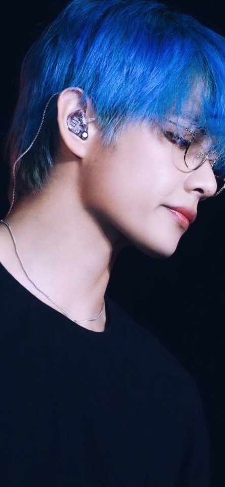 140 KIM TAEHYUNG BLUE HAIR ideas  kim taehyung taehyung kim