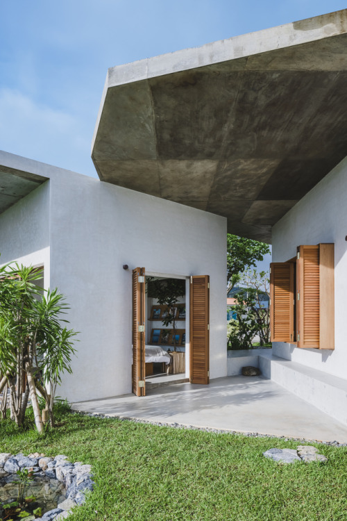 House In Nakijin / Studio Cochi Architects Photos © Ooki Jingu