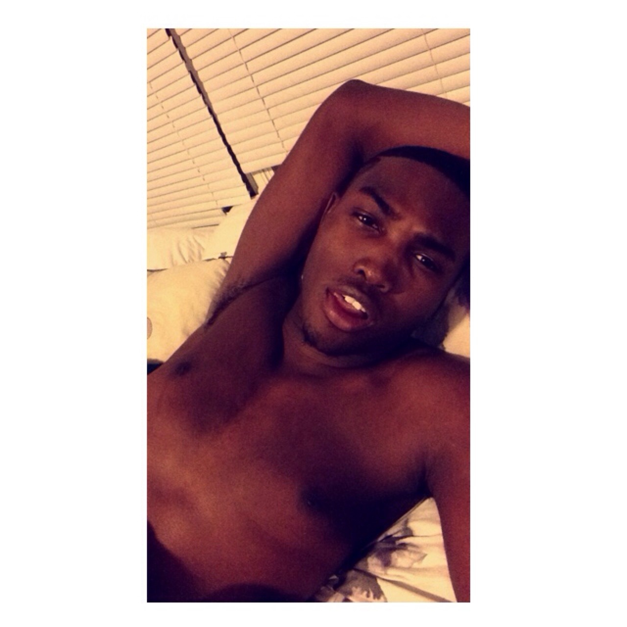 traps-n-trade:  kingdedizzle:  Shout Me Out 👀👌🏾  Mah dude…