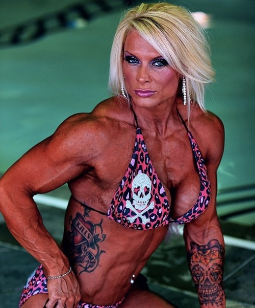 zimbo4444:  ..Jolynn Shane..powerful super-sexy  muscle.. ✨💪👸👍✨