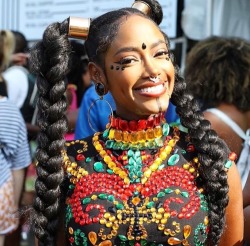 mookie-is-mindless-for-girls:  afrodesiacworldwide:🌸🌺🌹AfroPunk Fest🌷💐🌻🌼  Loooove😍😍😍