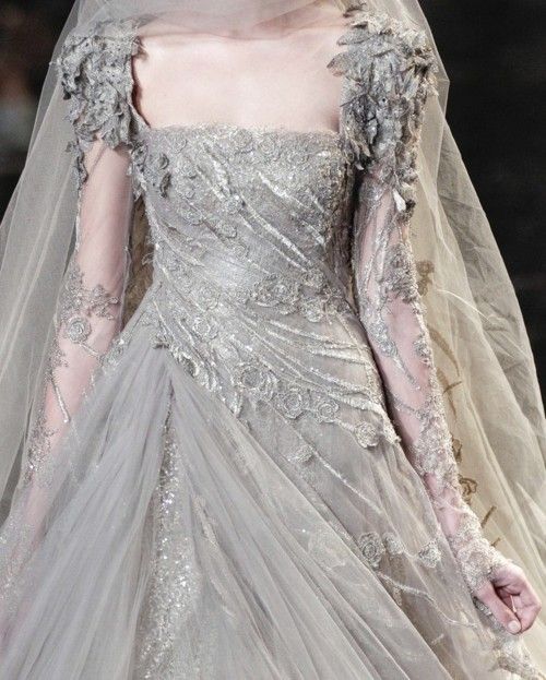 skaodi:  Elie Saab Haute Couture Fall/Winter 2010 details. 