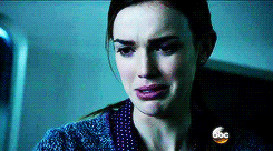 jemmasmmns:  Jemma Simmons in every episode: Agents of SHIELD 1.14 T.A.H.I.T.I.