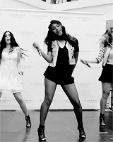  @NormaniKordei: went shopping today & as soon as I swiped my card I tried to fight doing the nae nae BUT I COULDN’T ✋✋✋ 