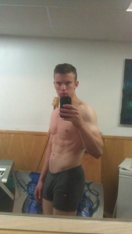 Welcome To 2HOT2BSTR8