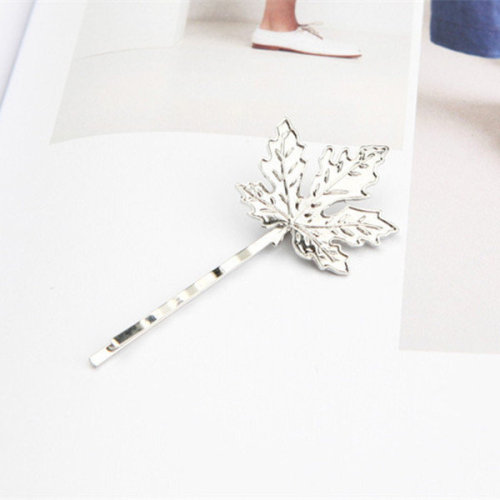 winriirockbell:Cute Maple Leaf Bobby Pin   |     Discount code: happy15  { 15% OFF }