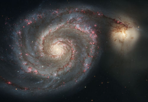 s-c-i-guy: Molecular clouds in the whirlpool galaxy appear to be embedded in fog A multi-year study 