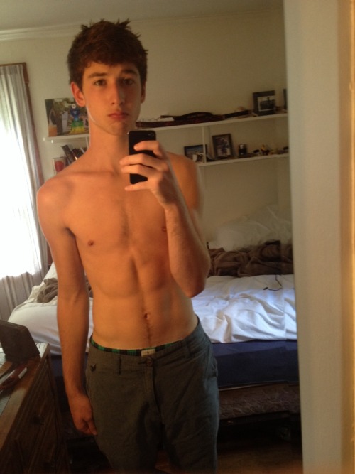reveyevingg:Pre-shower to post-showerFeeling kind of bad today