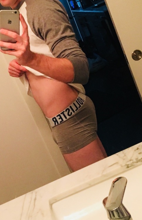 user submission: - submit your pics to: bumsinboxerbriefs.tumblr.com