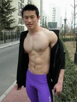 siroman91:  He’s so hot &lt;3 
