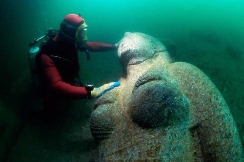Sex odditiesoflife:  Egyptian City Found Underwater pictures