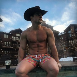 bbmennudeenjoy:  Brett can also get it