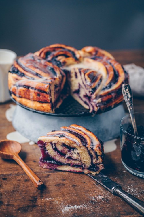 sweetoothgirl:Vegan Blueberry Twist Bread with Vanilla Icing