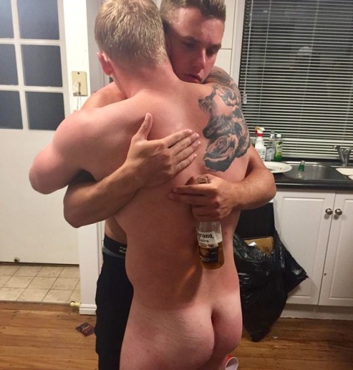 alphabondsnewy: Bro hug